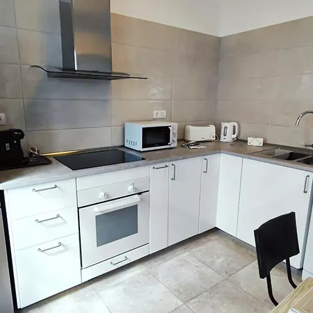 El Bomboncito, A Un Tiro De La Playa!